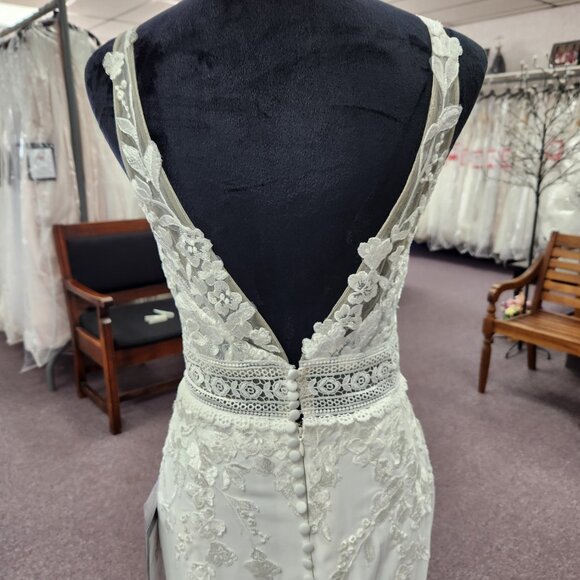 Private Label Bridal Gown Cora Lee Size 6 Ivory Crepe/Lace Wedding Dress - Picture 6 of 9